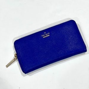 Kate Spade New York Long Round Zipper Wallet in Blue
